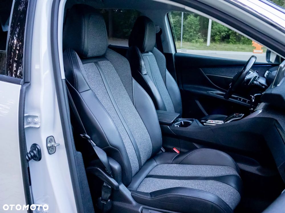 Peugeot 5008 BlueHDi 130 EAT8 Allure - 28