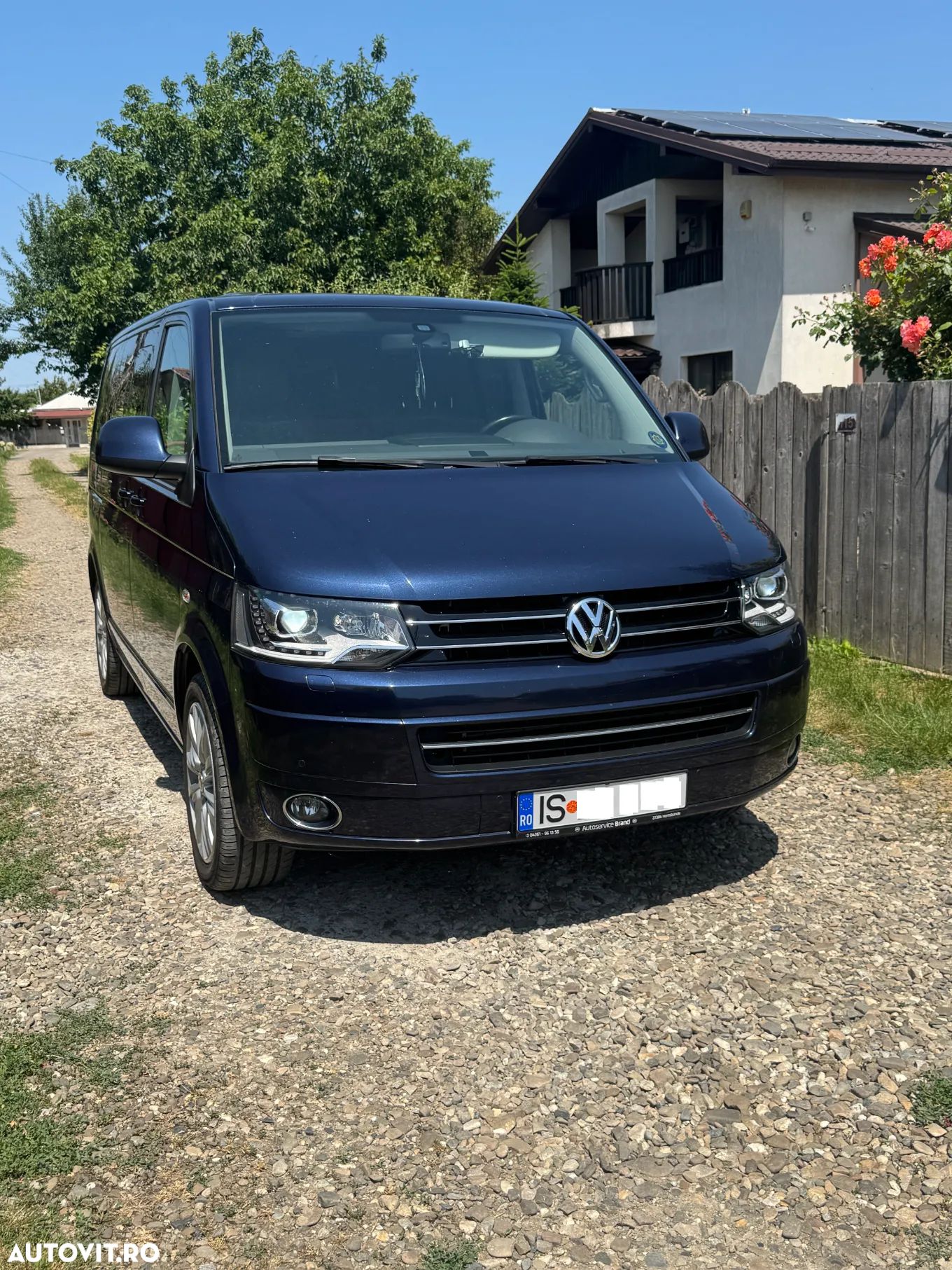 Volkswagen Multivan - 1