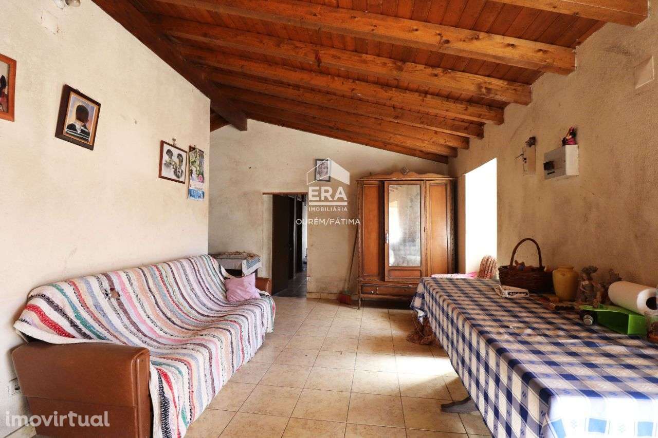 Moradia T3 localizada em Cernache do Bonjardim, Castelo Branco! - Grande imagem: 2/23