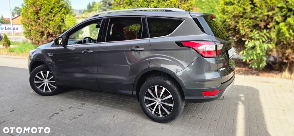 Ford Kuga 1.5 EcoBoost 2x4 Titanium - 9