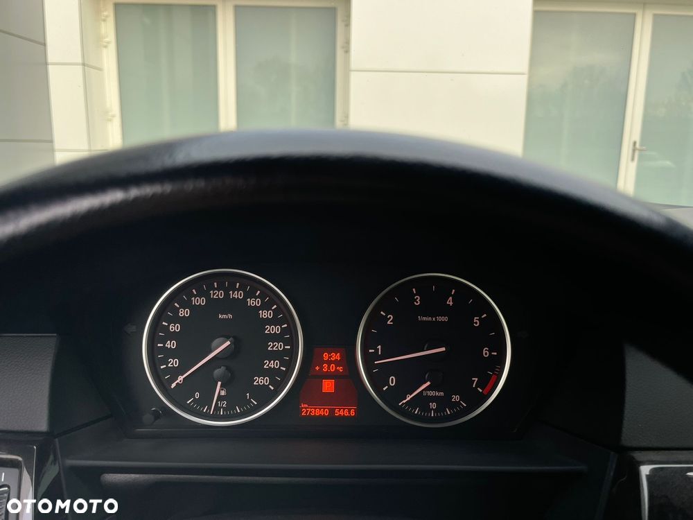 BMW Seria 5 540i - 11