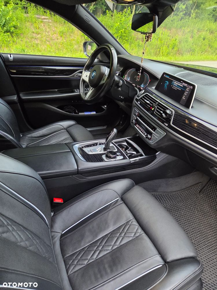 BMW Seria 7 - 17