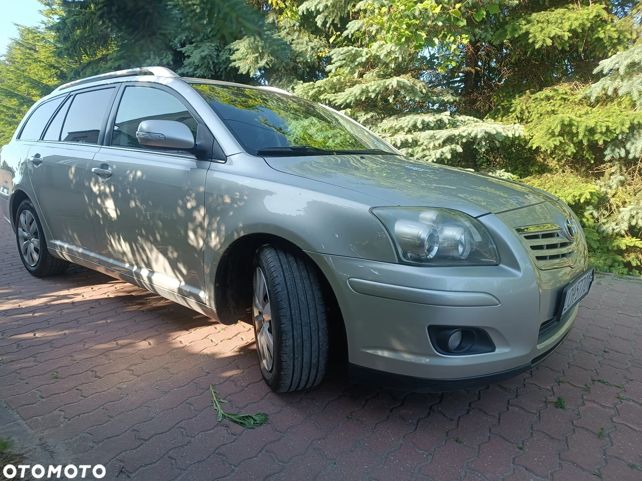 Toyota Avensis - 2