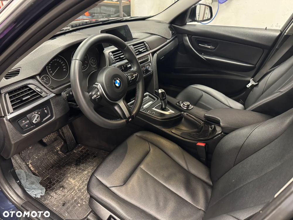 BMW Seria 3 325d Luxury Line - 11