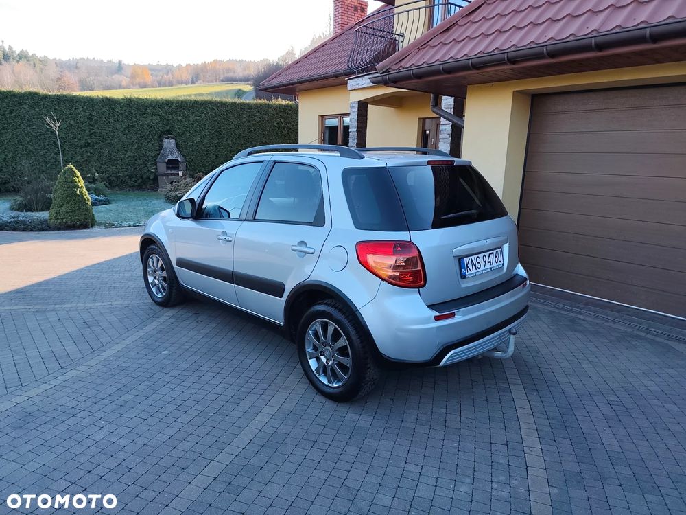 Suzuki SX4 1.6 VVT 4x4 Comfort - 4
