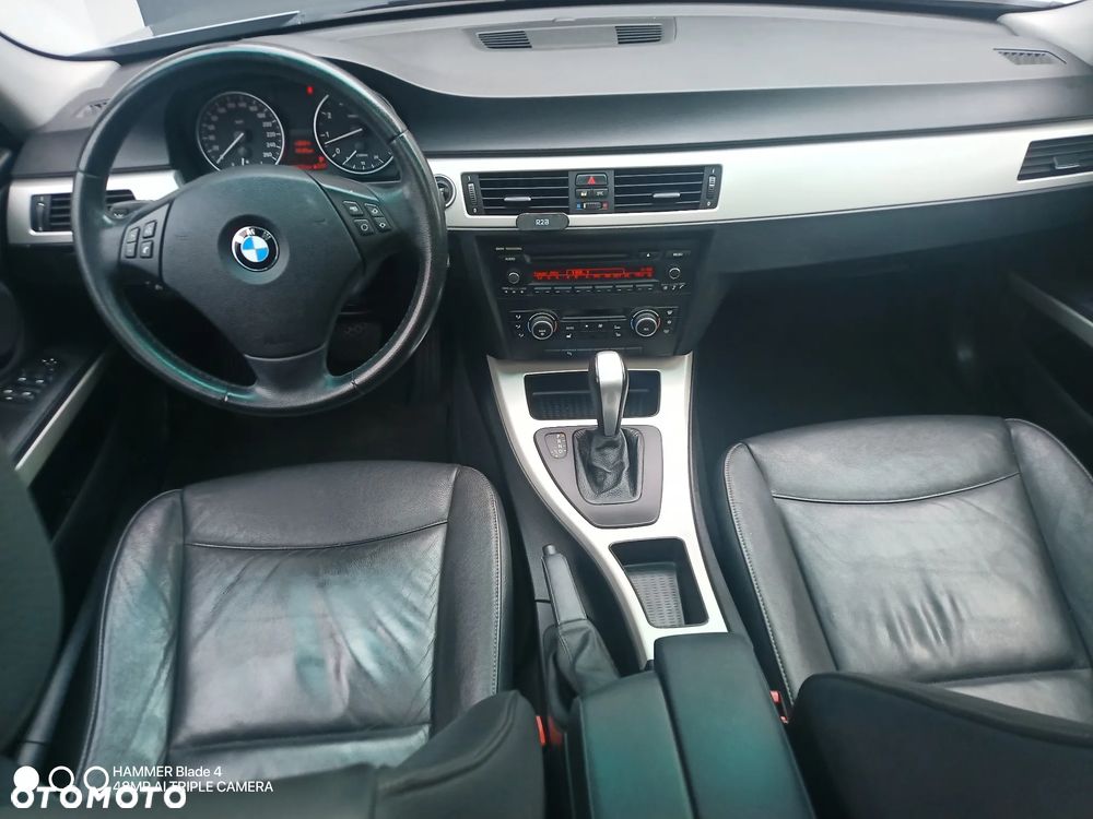 BMW Seria 3 320i Edition Exclusive - 34