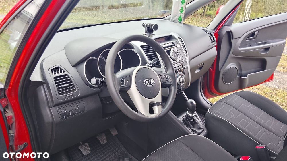 Kia Venga 1.4 L - 8
