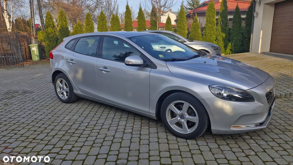 Volvo V40 D2 Momentum - 1