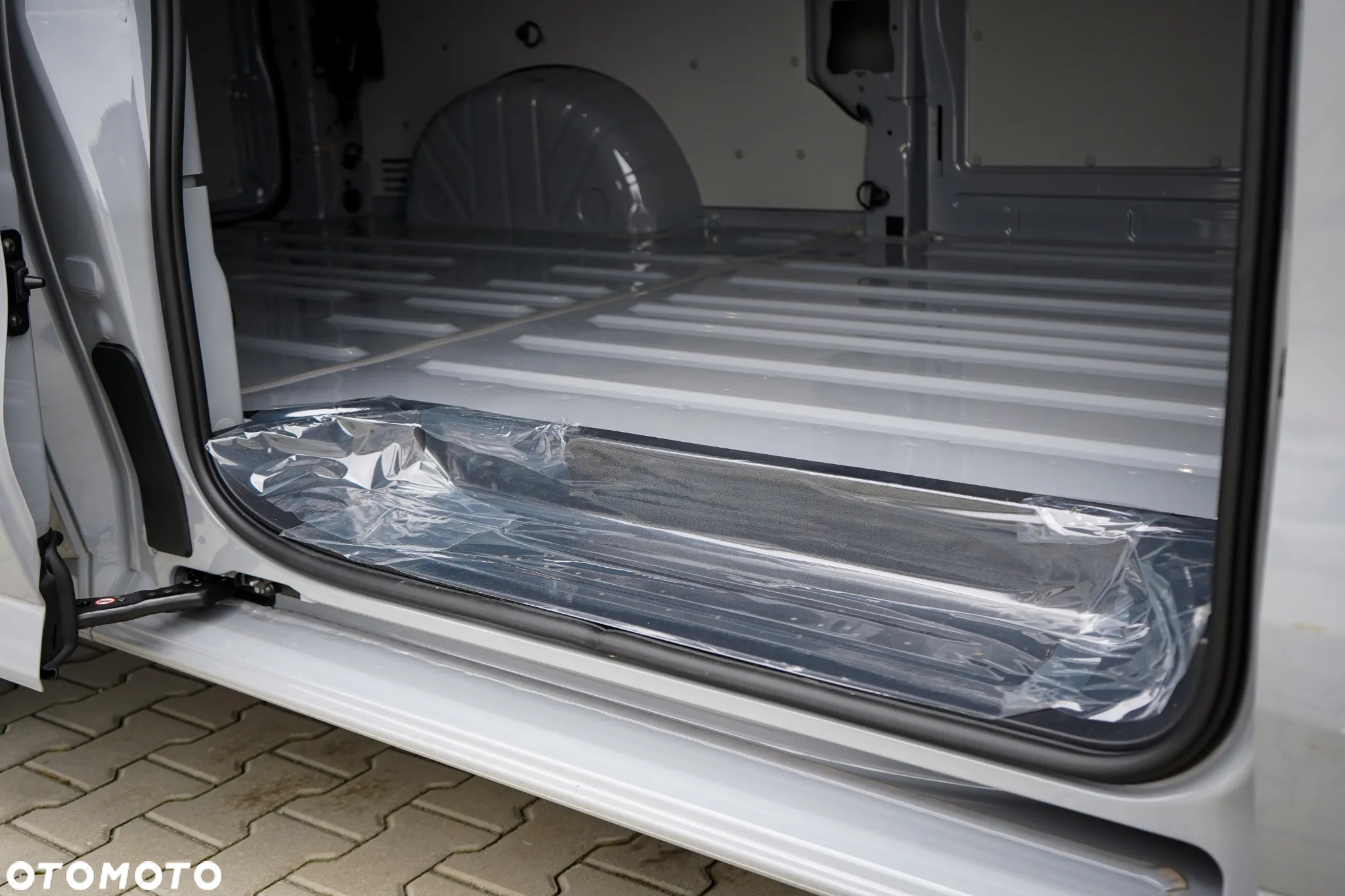 Volkswagen T7 Transporter - 11