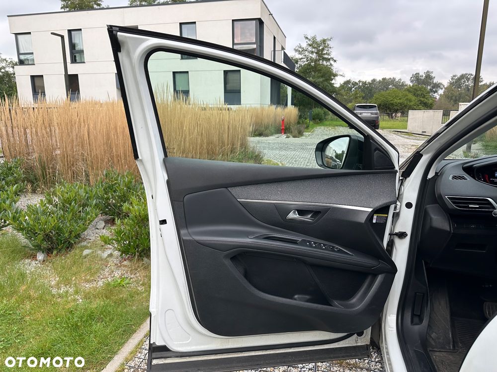 Peugeot 5008 1.5 BlueHDI Allure S&S EAT8 - 21