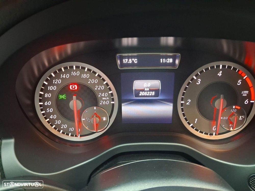 Mercedes-Benz A 180 CDi BE Edition Urban - 12