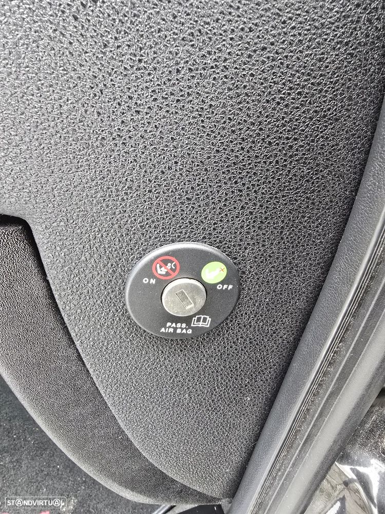 Alfa Romeo 147 1.9 JTD Plus - 24