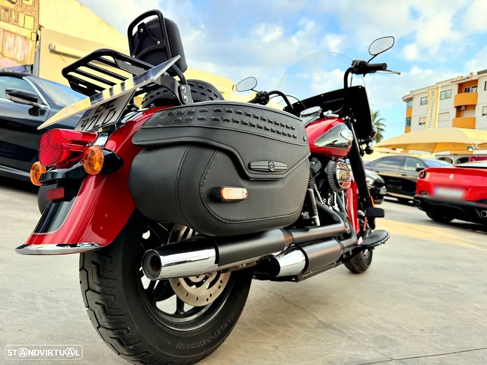 Harley-Davidson Heritage Softail Classic - 13