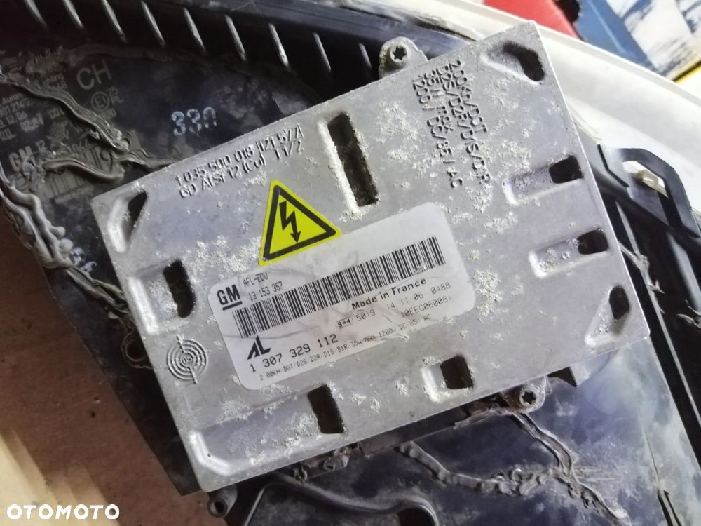Opel Zafira B komplet lamp przednich Xenon 13252471RH 13252470LH EU - 11
