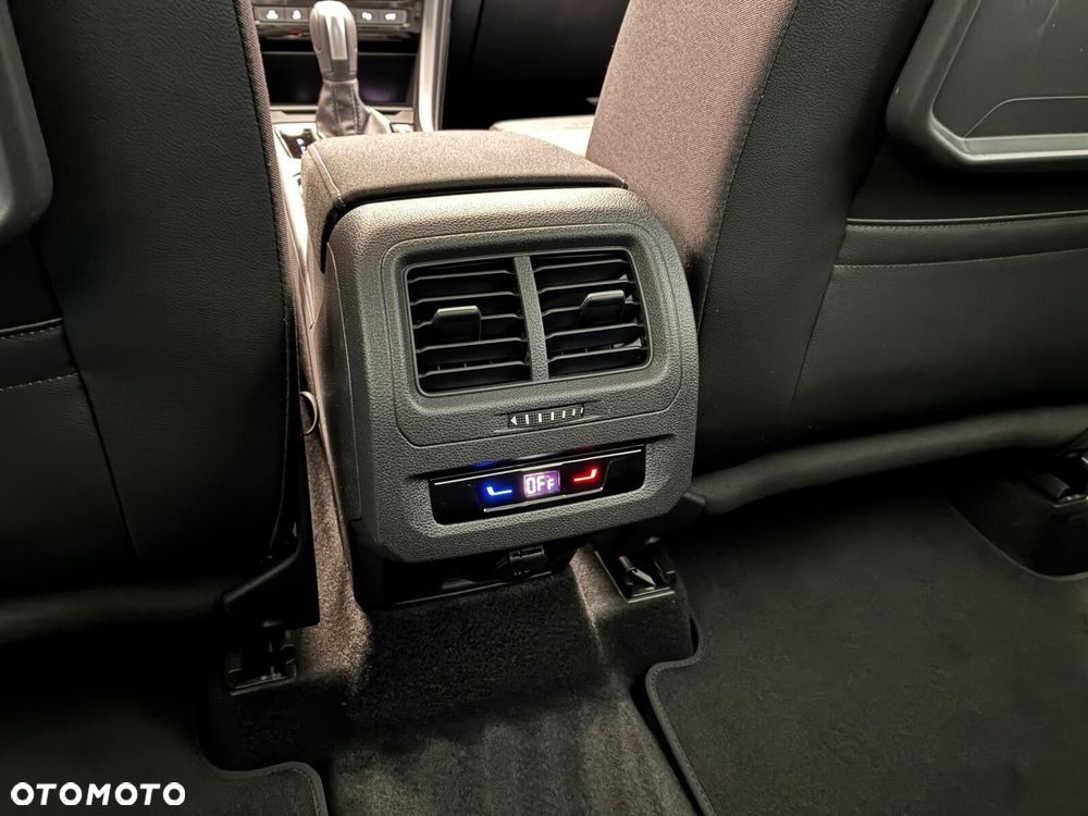 Volkswagen Touran - 26