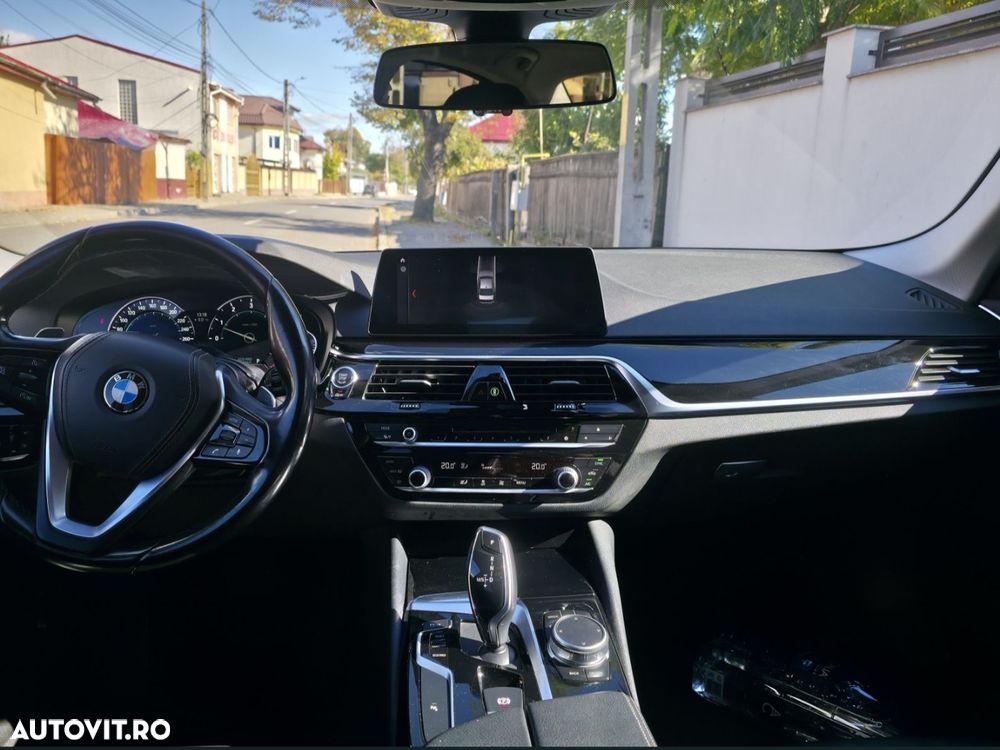 BMW Seria 5 520i Aut. Sport Line - 4