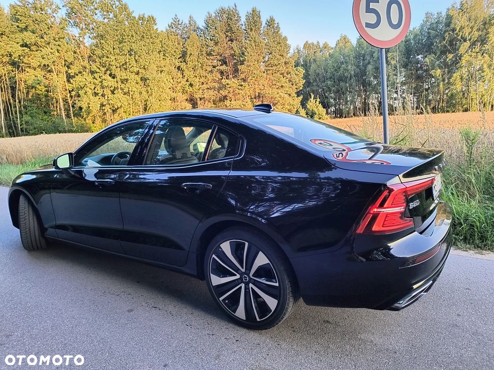 Volvo S60 B5 B AWD Plus Dark - 21