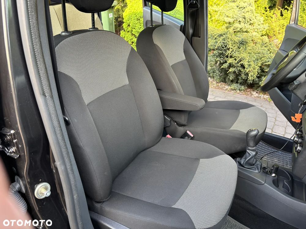 Dacia Lodgy SCe 100 Access - 17