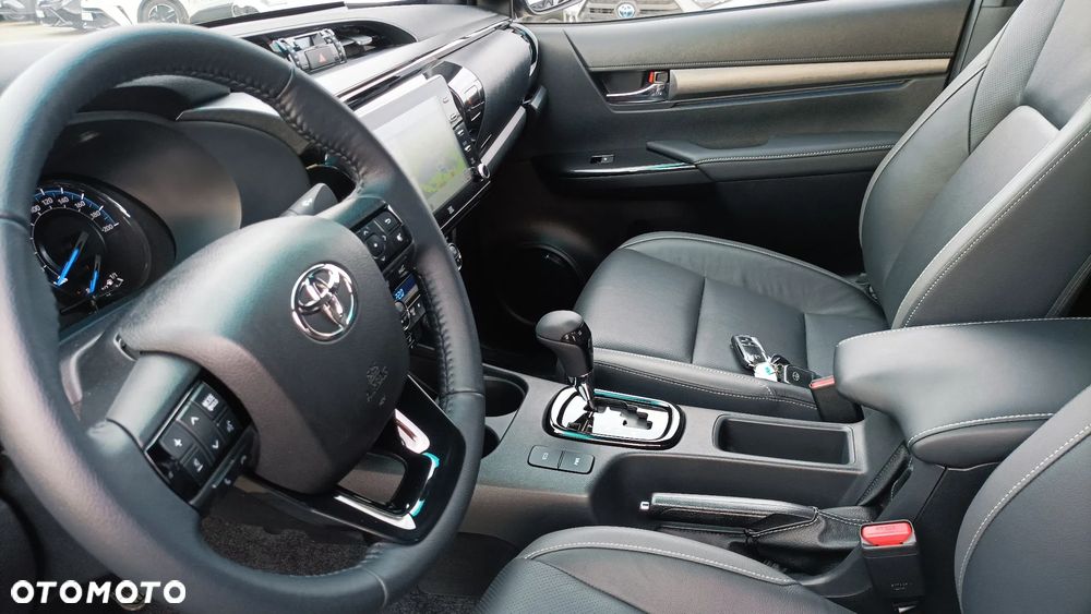 Toyota Hilux 2.8 D-4D mHEV Double Cab Invincible 4x4 - 23
