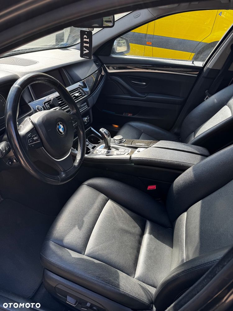 BMW Seria 5 528i xDrive - 9