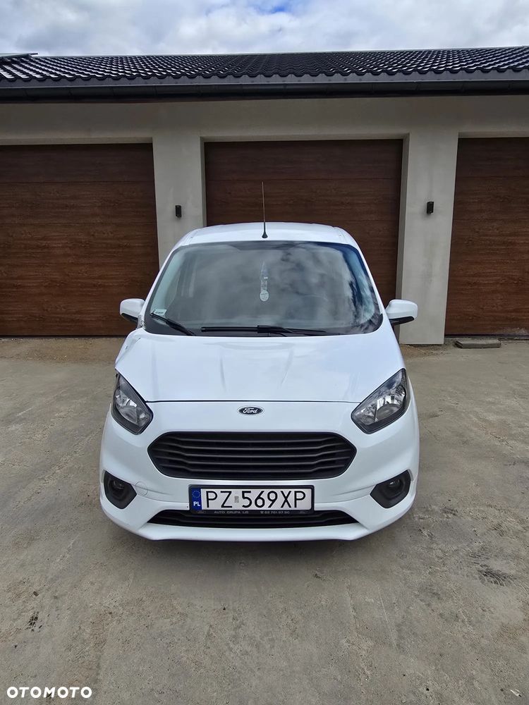 Ford Tourneo Courier 1.5 TDCi Titanium - 4