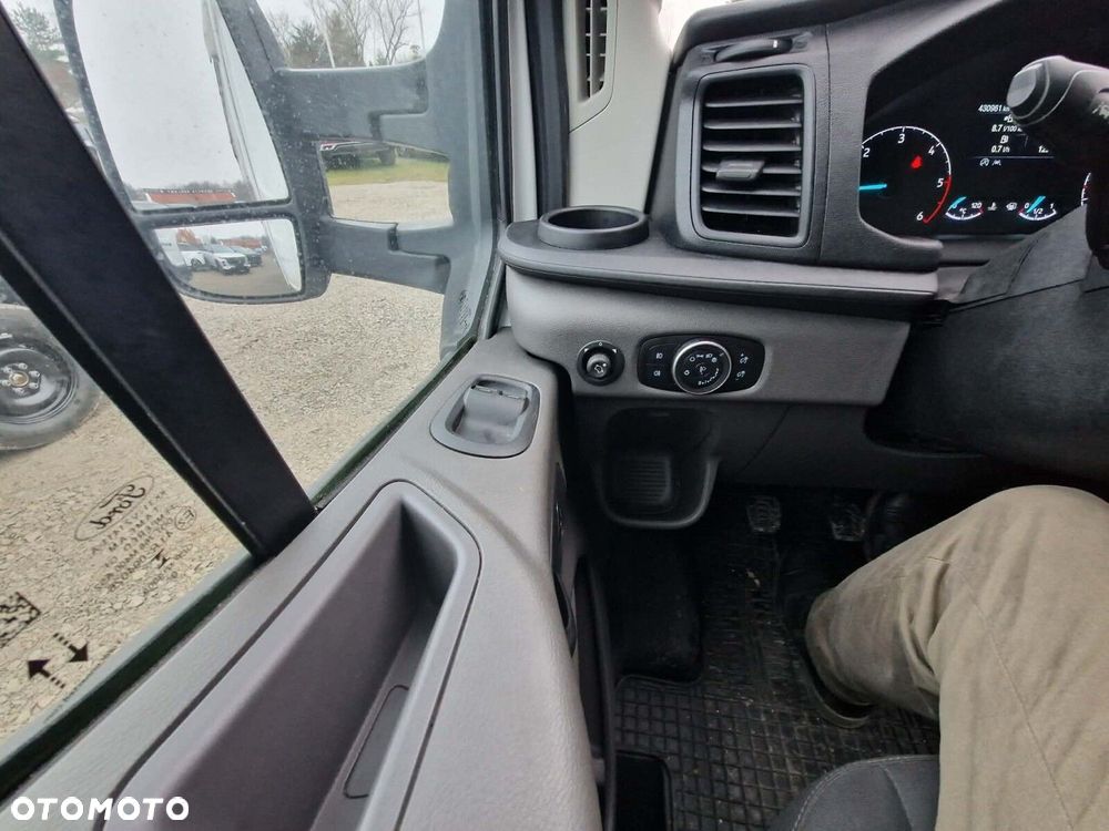 Ford transit Trend - 22