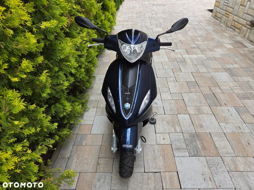 Piaggio FLY - 7