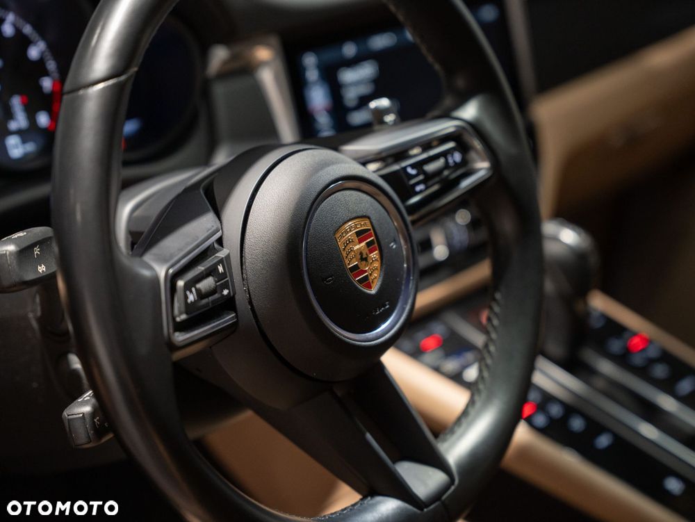 Porsche Macan - 32