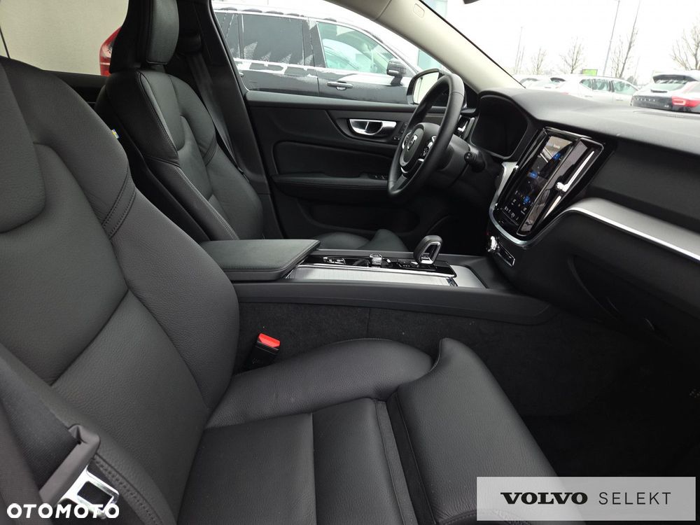 Volvo V60 B4 B Plus Dark - 12