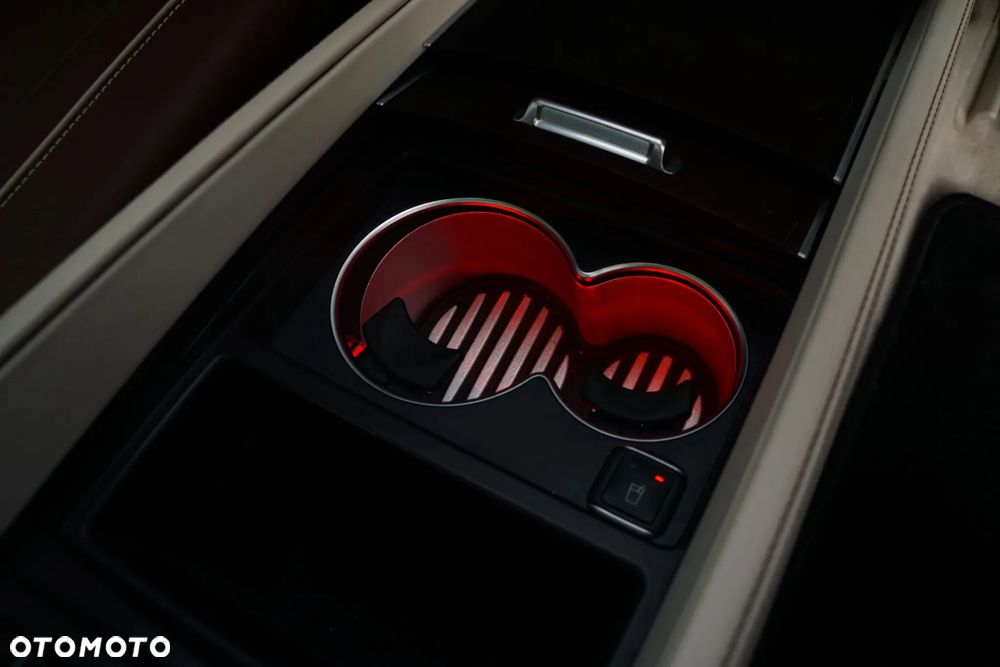 Mercedes-Benz GLS - 22