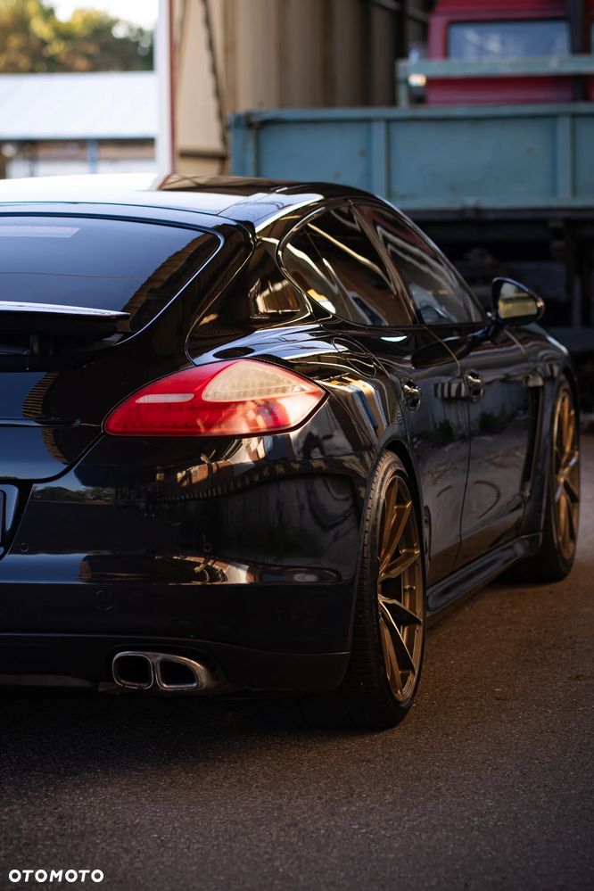 Porsche Panamera 4S - 4
