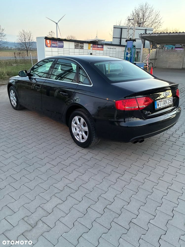 Audi A4 Limousine - 5