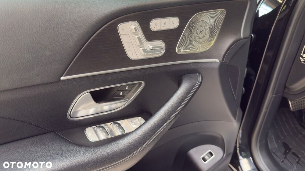 Mercedes-Benz GLS - 31