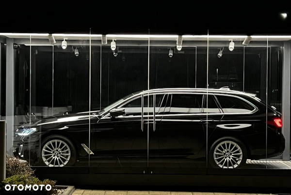 BMW Seria 5 530i xDrive Touring Luxury Line
