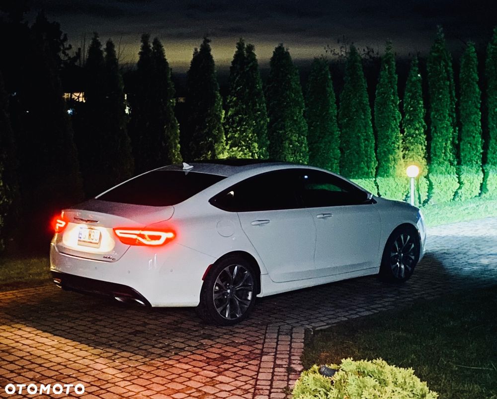 Chrysler 200 - 2