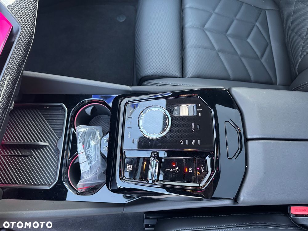 BMW Seria 5 540d xDrive - 29