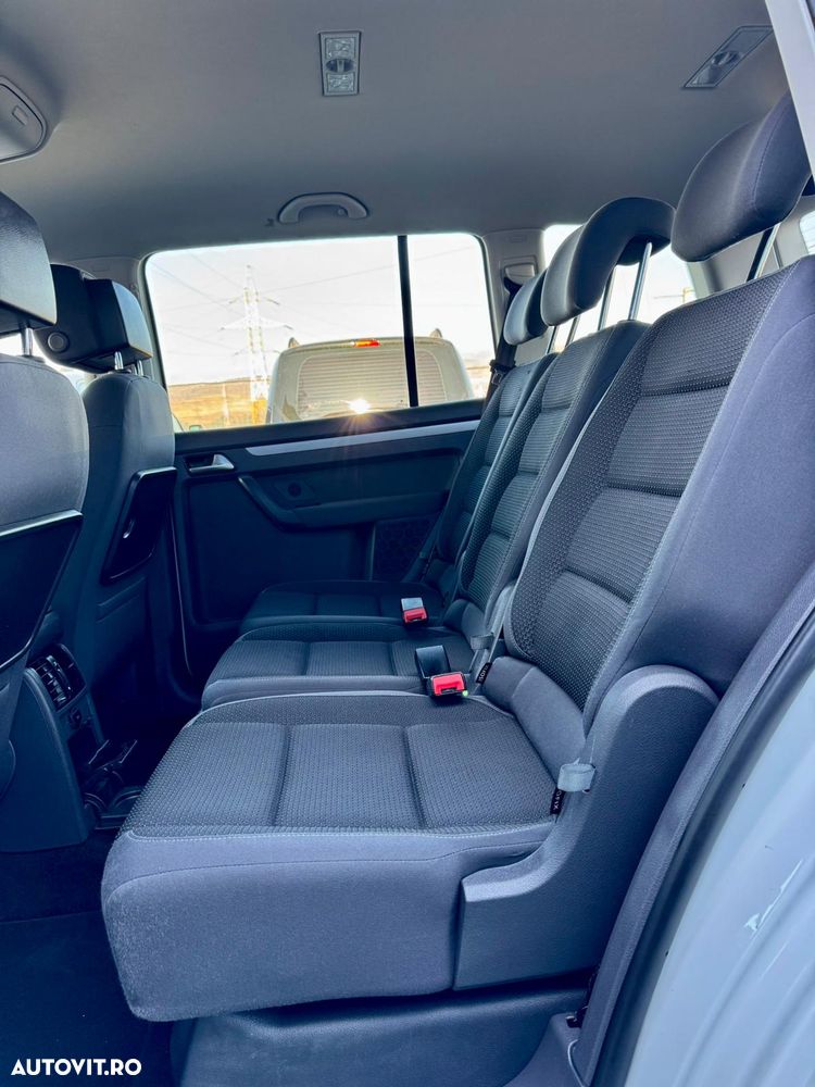 Volkswagen Touran 1.6 TDI DPF BlueMotion Technology Comfortline - 8