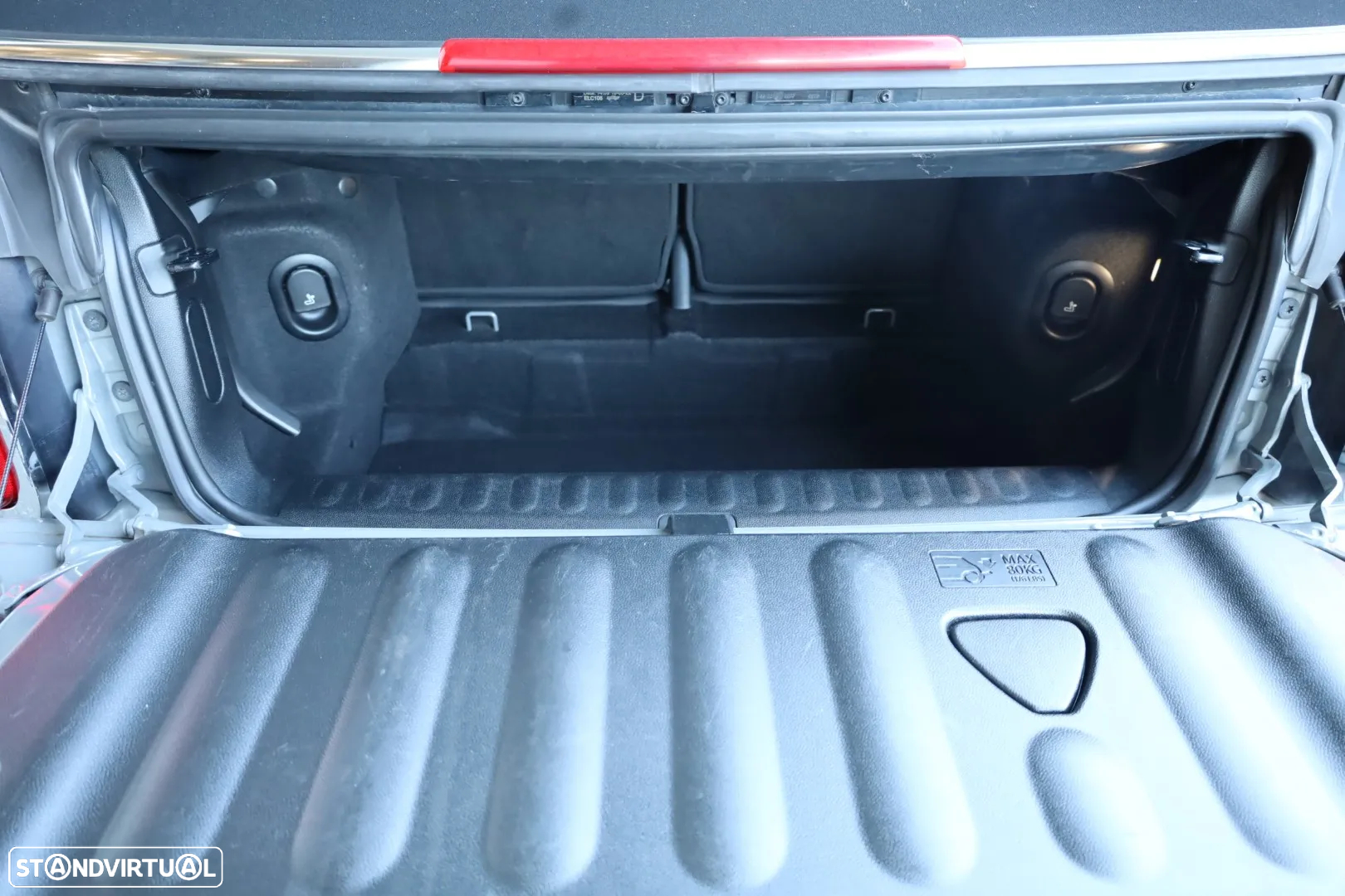 MINI Cabrio Cooper Auto - 16