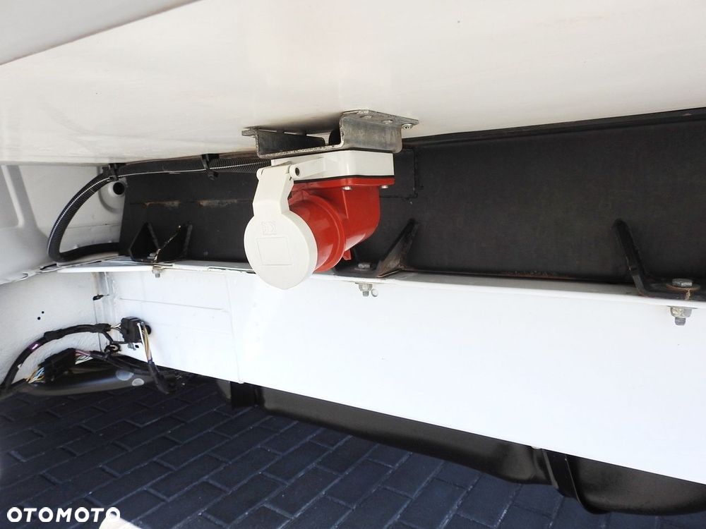 Ford TRANSIT CHŁODNIA KONTENER 0*C ZASILANIE 230V TEMPOMAT KLIMATYZACJA BLIŹNIACZE KOŁA  170KM - 21