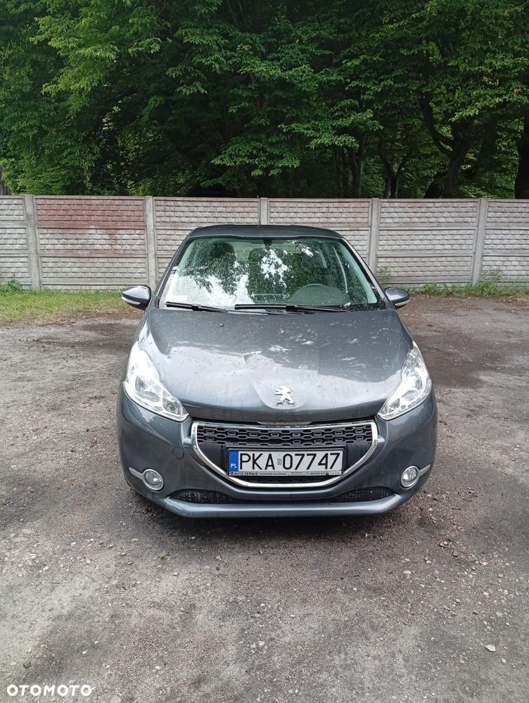 Peugeot 208 PureTech 82 Allure - 2