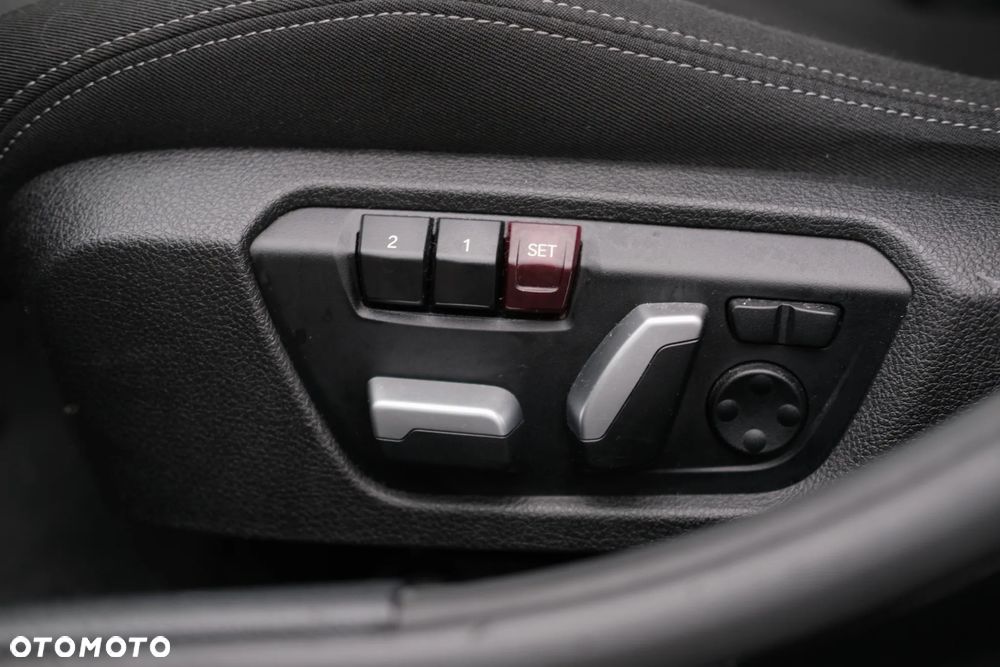 BMW Seria 3 320d xDrive Advantage - 17