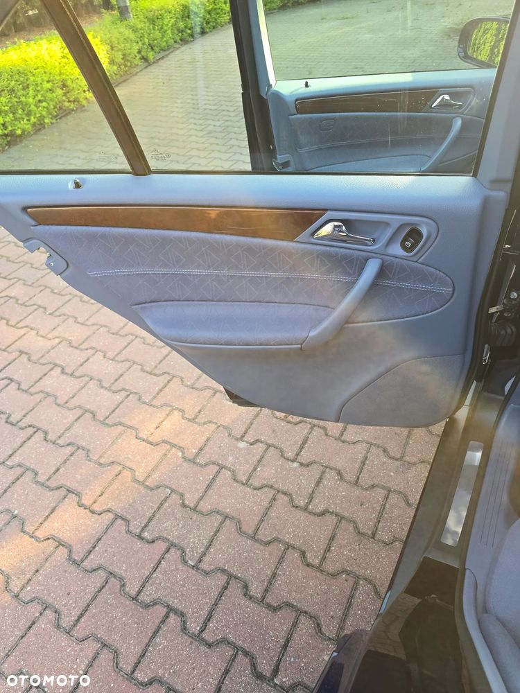 Mercedes-Benz Klasa C 200 Kompressor Elegance - 31