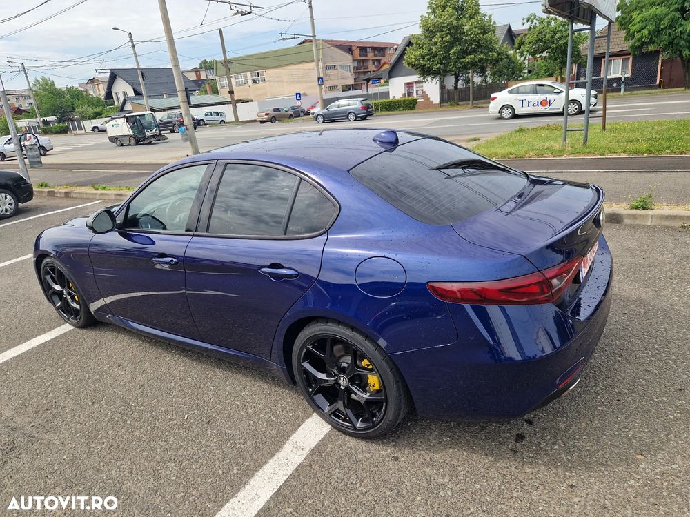 Alfa Romeo Giulia 2.0 Turbo 16V AT8 Veloce Ti - 17