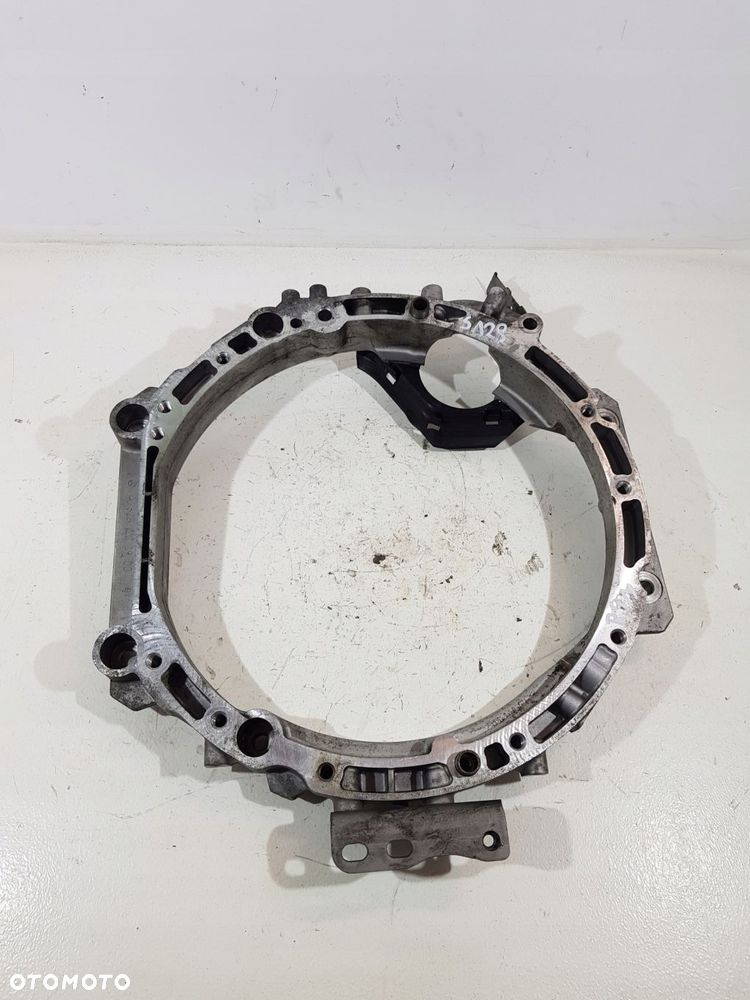 obudowa dystans silnika a6260102900 mercedes w205 1.6 dci 626951 - 2