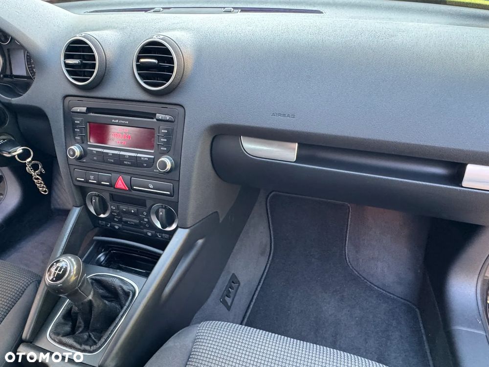 Audi A3 3-drzwiowe 1.6 Ambition - 10