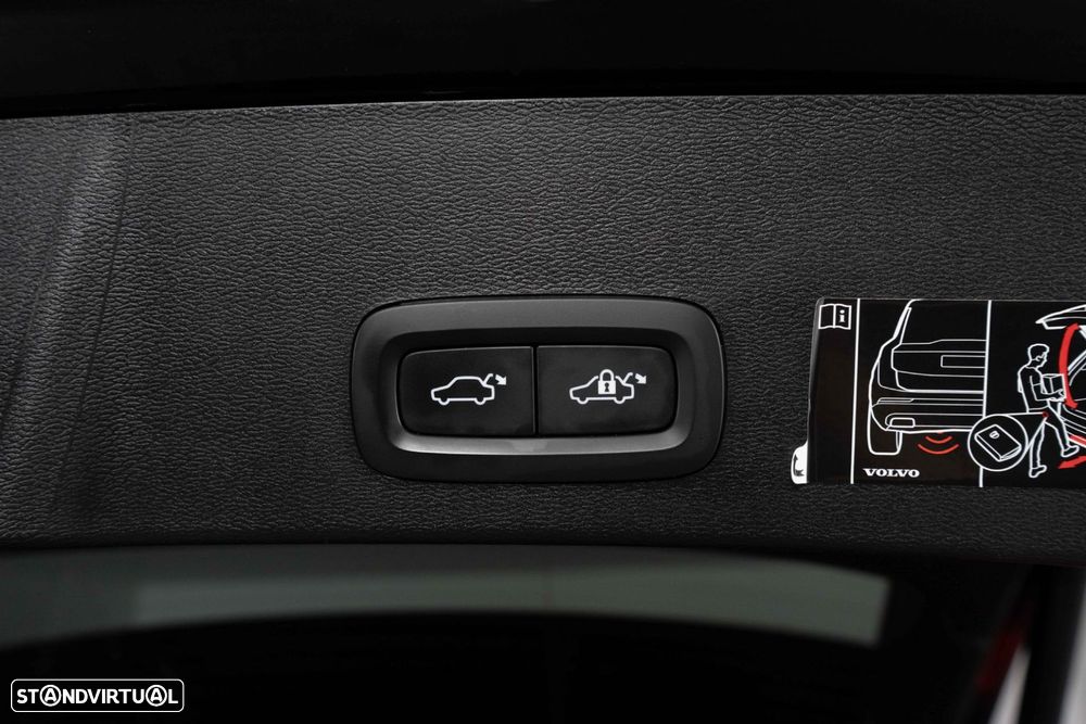Volvo XC 40 1.5 T5 PHEV Momentum Plus - 28