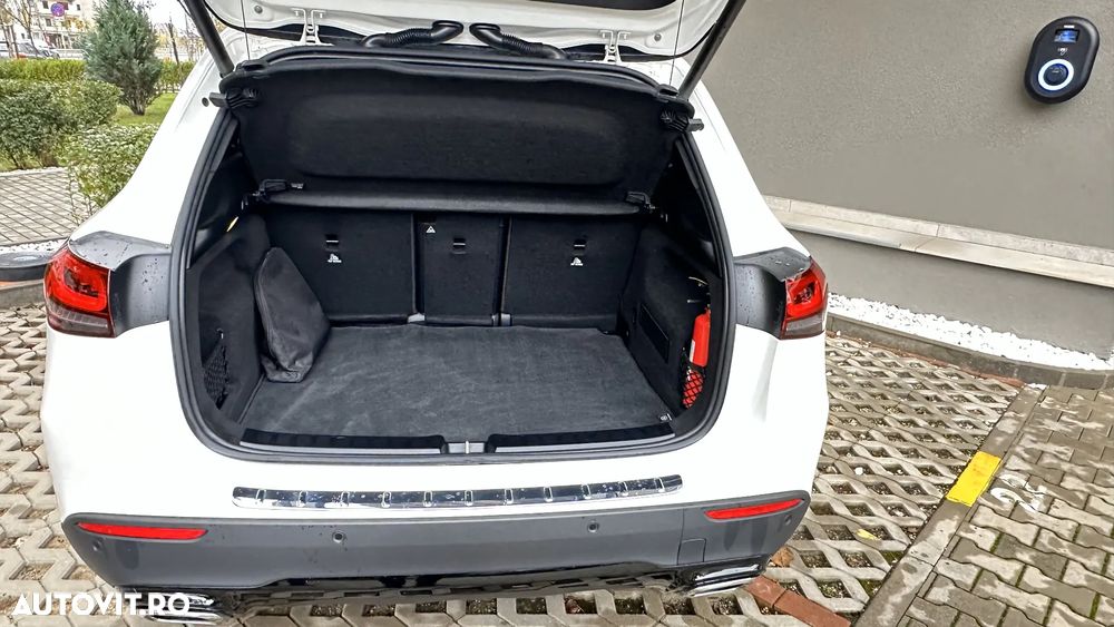 Mercedes-Benz GLA - 8