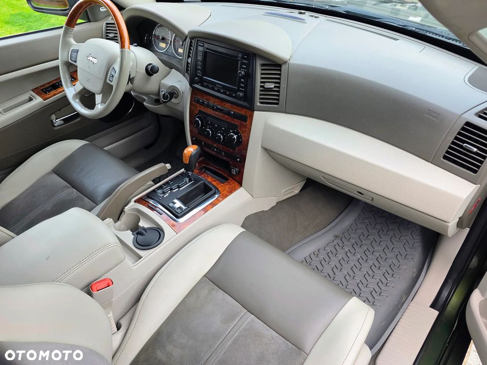 Jeep Grand Cherokee - 29