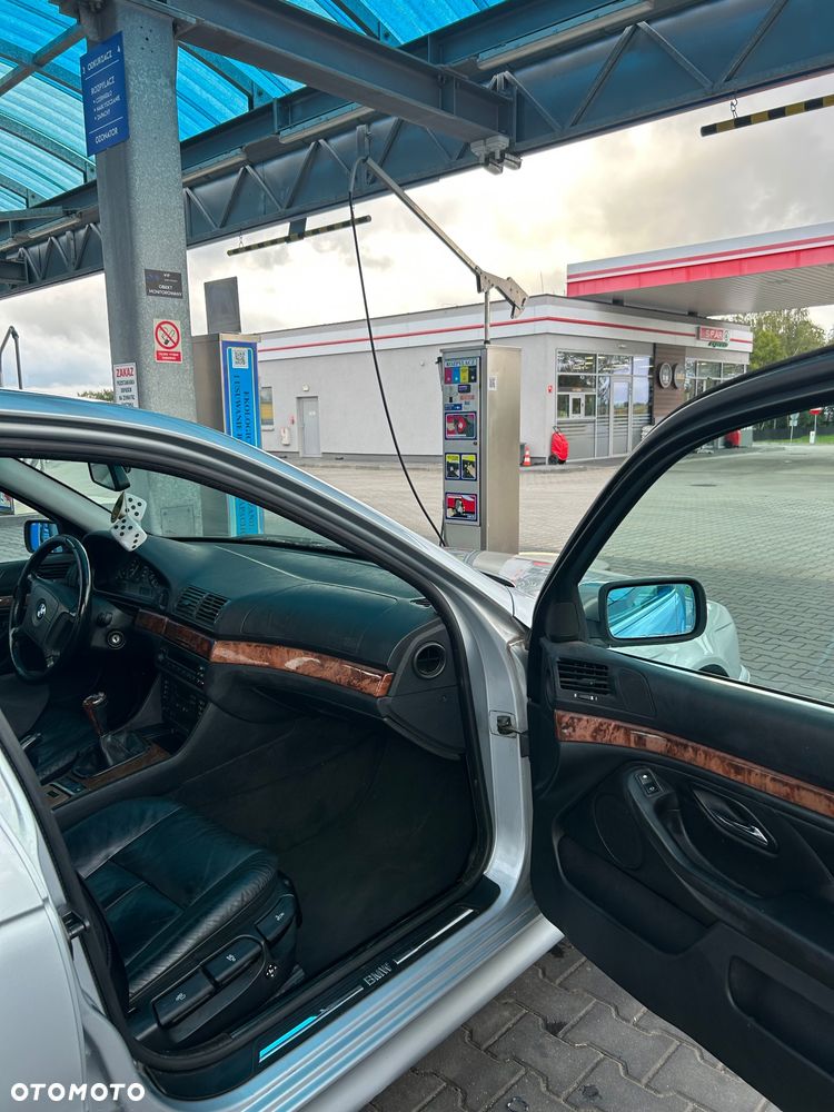 BMW Seria 5 523i - 28