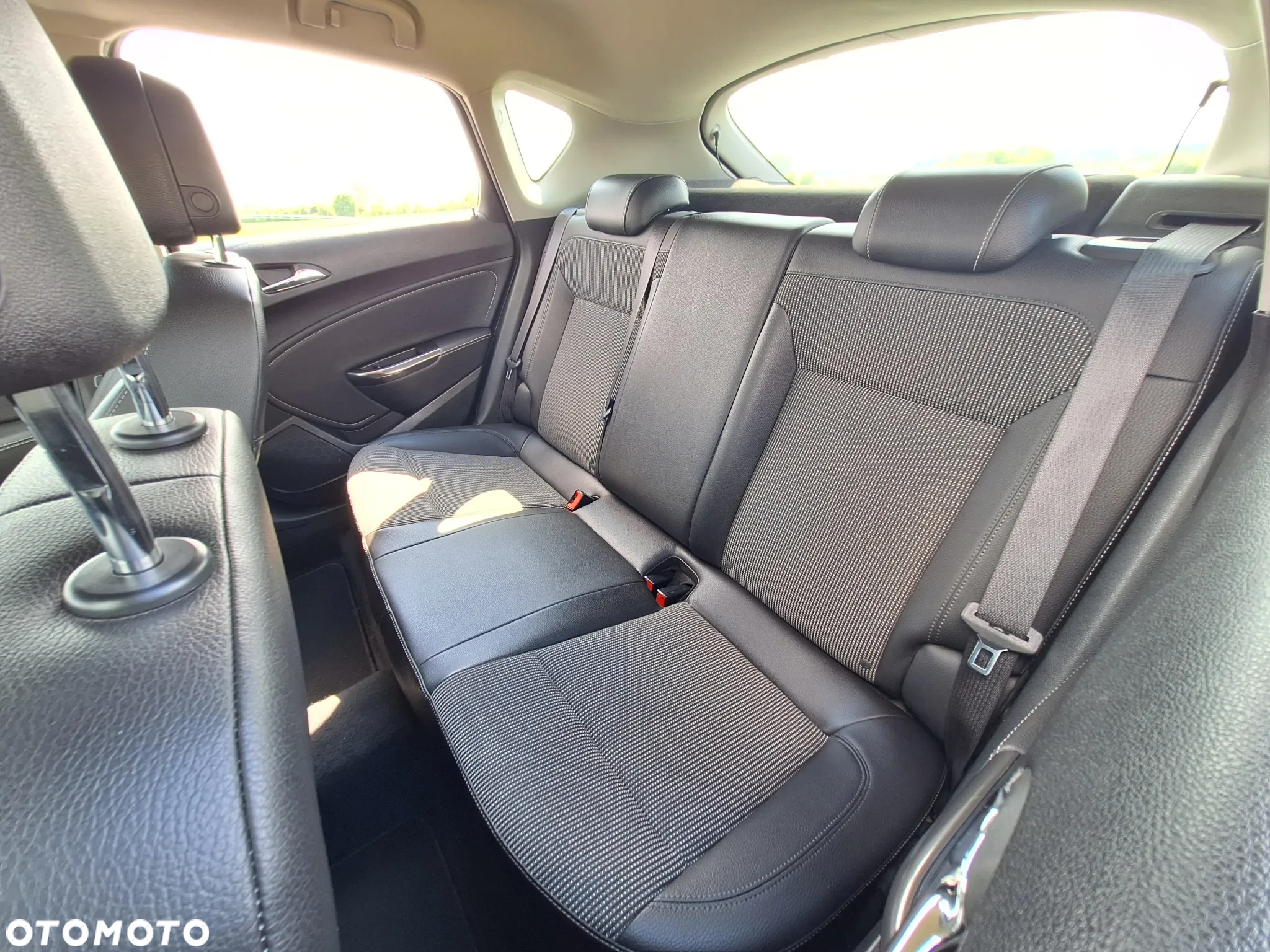 Opel Astra IV 1.4 T Cosmo - 22
